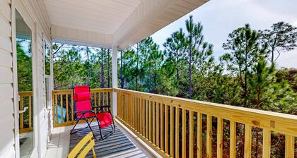 Peaceful hideaway with modern interior & spacious balcony - adjacent to the dune