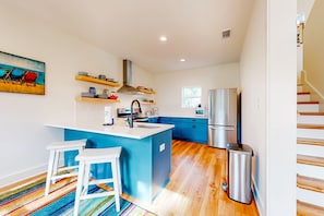 Fridge, microwave, oven, stovetop - Peaceful hideaway with modern interior & spacious balcony - adjacent to the dune (Dauphin Island)