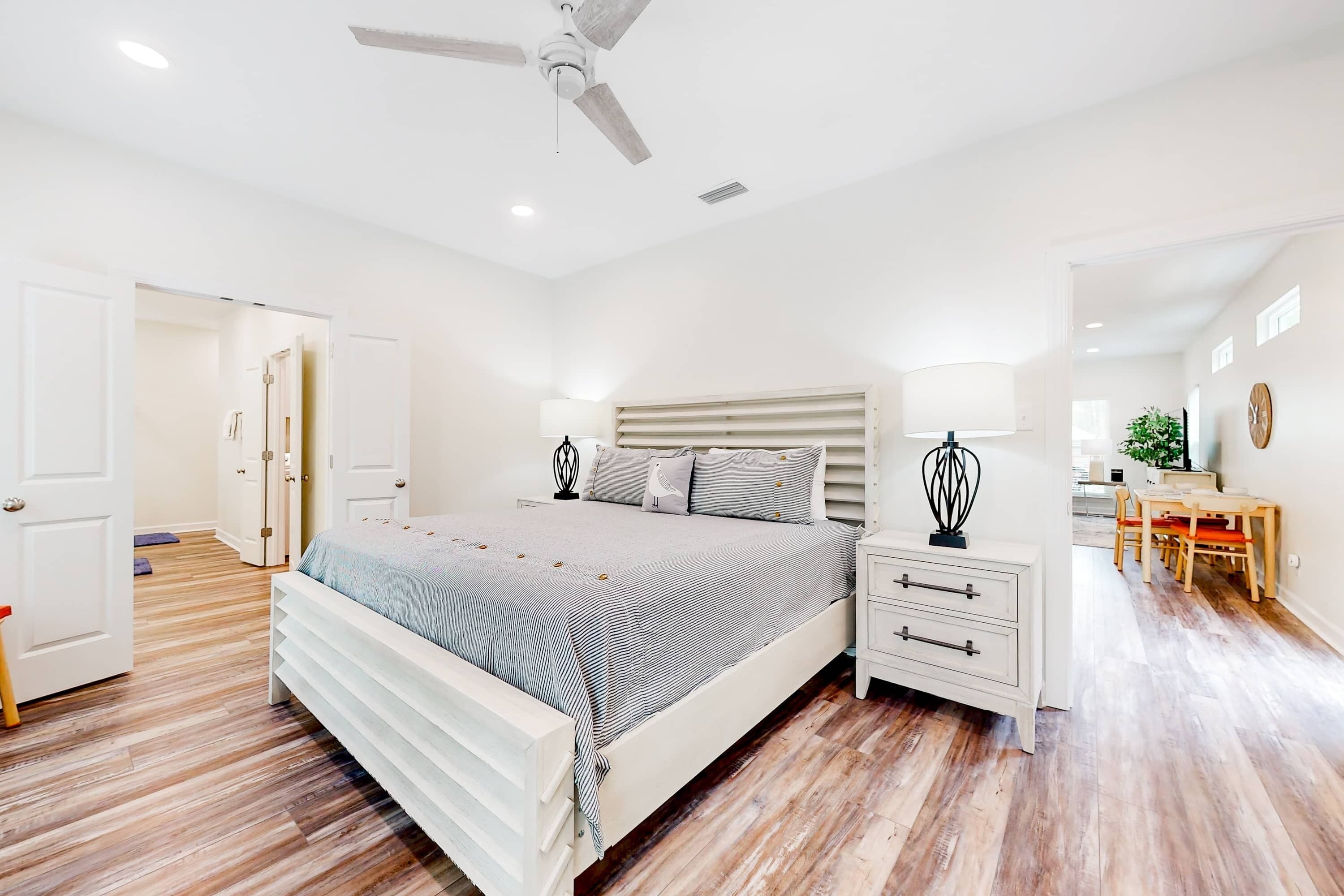 3 bedrooms, internet, bed sheets