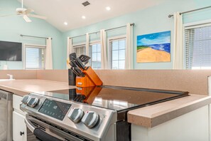 Fridge, microwave, oven, stovetop - Gulf-View Home - Bay Views, Free Internet, Central AC, Washer & Dryer (Dauphin Island)