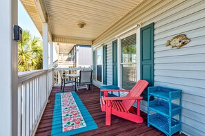 Property grounds - Gulf-View Home - Bay Views, Free Internet, Central AC, Washer & Dryer (Dauphin Island)