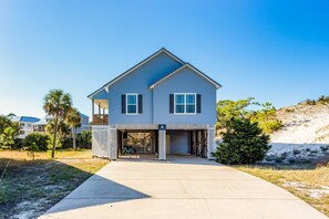 Exterior - Easy beach access, dog-friendly island home with private hot tub & shared pool (Dauphin Island)