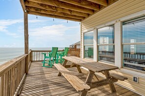 Outdoor dining - 10 Steps to the Gulf Beachfront, Dog-Friendly Home with 2 Decks, AC, WiFi & W&D (Dauphin Island)