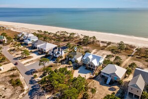 Exterior - Tan Lanes! Cozy, affordable and direct access to the beach. (Dauphin Island)