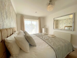 1 chambre, décoration personnalisée, ameublement personnalisé