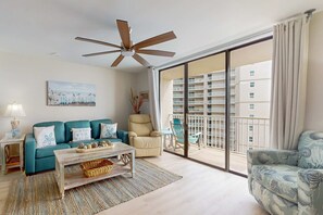 TV, offices - 6th-floor remodeled condo w/ Gulf views, beach access, pools, tennis, & BBQ area (Orange Beach)