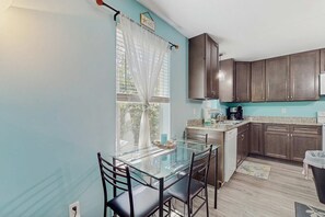 Fridge, microwave, oven, stovetop - Island Home With Spacious Deck, Lower Patio, Free WiFi, & Beach Access Nearby (Dauphin Island)