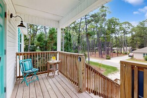 Terrace/patio - Island Home With Spacious Deck, Lower Patio, Free WiFi, & Beach Access Nearby (Dauphin Island)