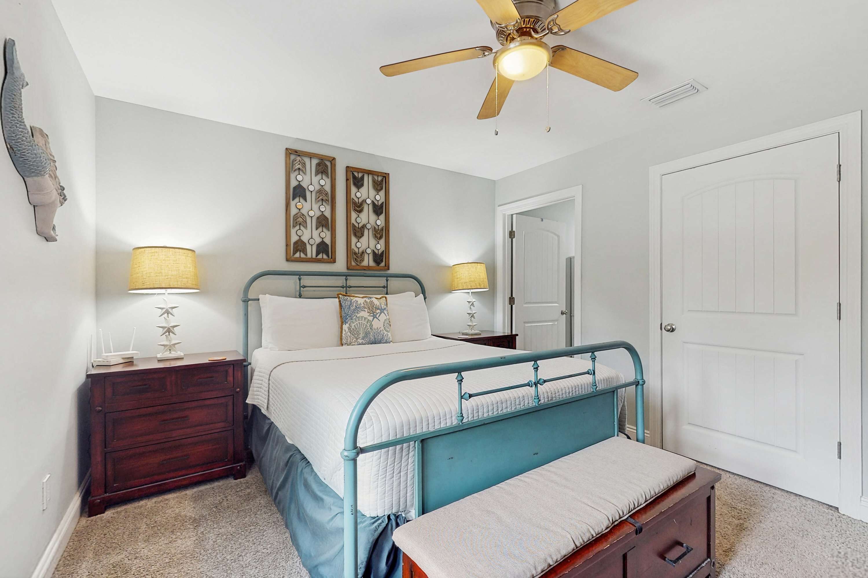 3 bedrooms, desk, iron/ironing board, WiFi