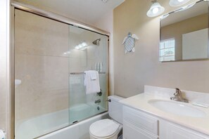 Shower, hair dryer, towels - Family-friendly, beachfront getaway with a stainless kitchen & shared pool (Dauphin Island)