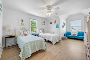 4 bedrooms, iron/ironing board, WiFi - Dog-friendly beach house w/ stunning water views, wrap-around decks & a loft (Dauphin Island)
