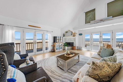 Dog-friendly beach house w/ stunning water views, wrap-around decks & a loft