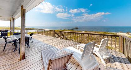 Dog-friendly beach house with fantastic location, access to water
