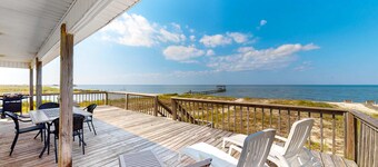 Dog-friendly beach house with fantastic location, access to water