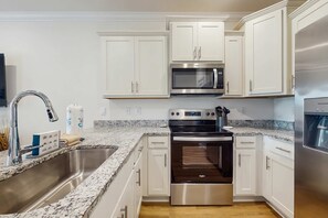 Fridge, microwave, oven, stovetop - New townhome close to The Wharf and a short drive for beach access! (Orange Beach)