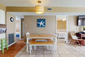 Dining - Condo with WiFi, boardwalk to beach, Gulf view, pool, & picnic area (Dauphin Island)