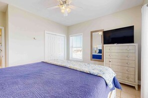 4 bedrooms, iron/ironing board, Internet, bed sheets - Spacious, Beachfront Home with Free WiFi, Central AC, & a Furnished Deck (Dauphin Island)