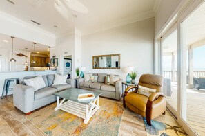 TV, offices - Beautiful beachfront house w/ stunning views, free WiFi, & outdoor shower (Dauphin Island)