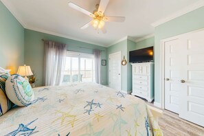 4 bedrooms, iron/ironing board, WiFi, bed sheets - Beautiful beachfront house w/ stunning views, free WiFi, & outdoor shower (Dauphin Island)