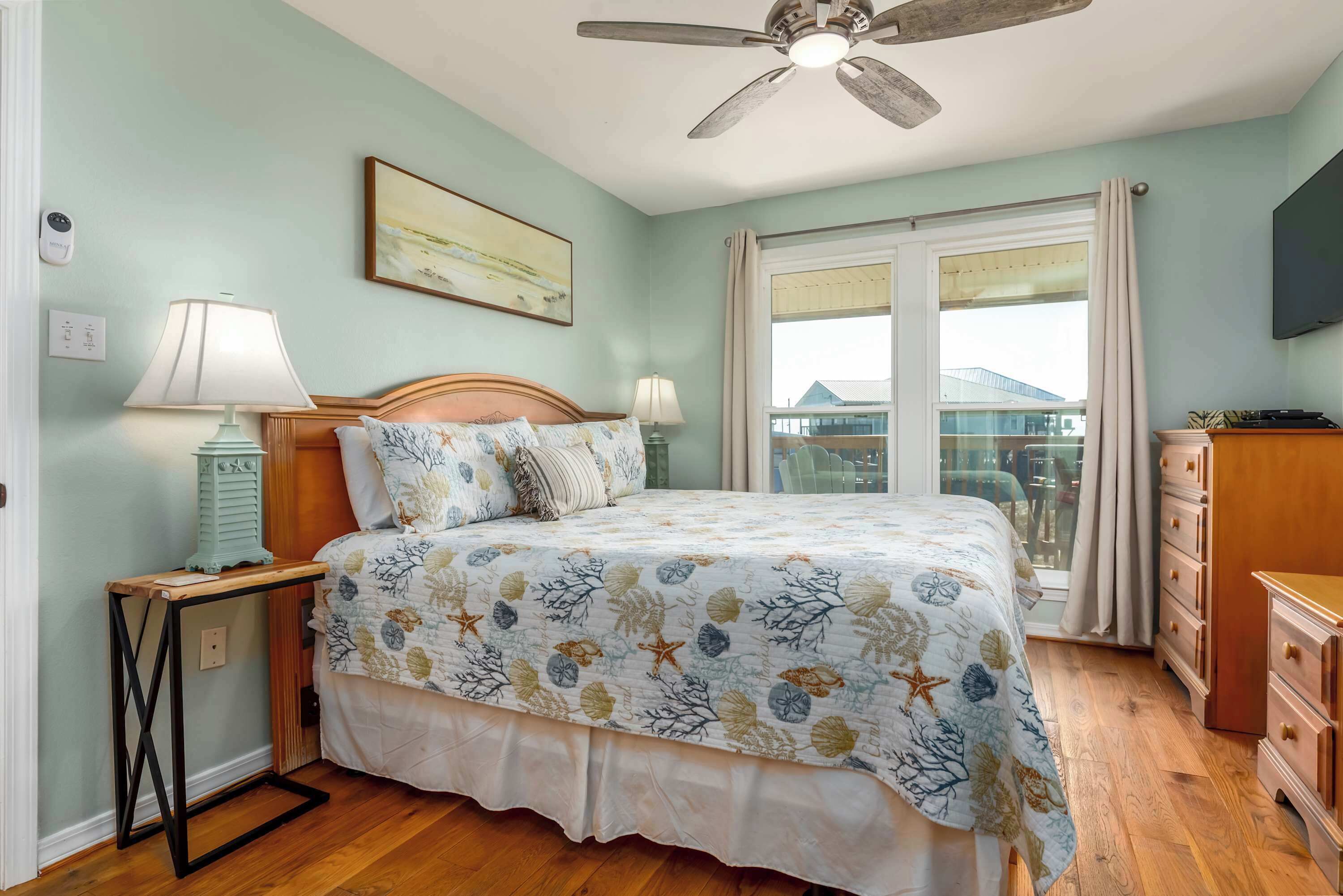3 bedrooms, desk, iron/ironing board, WiFi