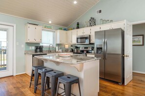 Fridge, microwave, oven, stovetop - Dog-friendly seaside home with WiFi, deck, amazing views, minutes from beach (Dauphin Island)