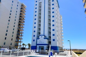 Exterior - Brilliant water view condo with panoramc balcony views,  pool,  & beach access (Orange Beach)