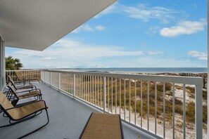 Property grounds - Brilliant water view condo with panoramc balcony views,  pool,  & beach access (Orange Beach)