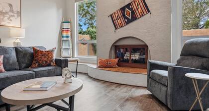 Peaceful Sandia Mountain Retreat -- Clean, Comfortable & a Step Above the Rest