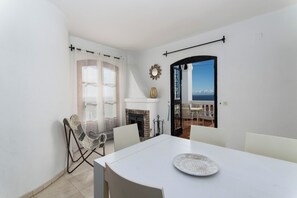 Dining - Golondrinas 26 - Two Bedroom Apartment, Sleeps 4 (Nerja)