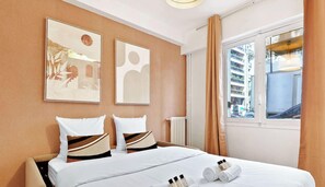 Iron/ironing board, travel cot, WiFi, bed sheets - Studio Raffine Quartier La Muette (Paris)