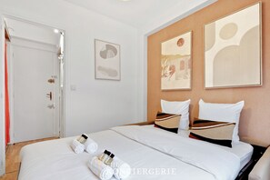 Iron/ironing board, travel cot, WiFi, bed sheets - Studio Raffine Quartier La Muette (Paris)