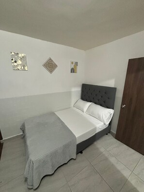 2 bedrooms, WiFi, bed sheets - MODERN FURNISHED APARTMENT IN EXCELLENT LOCATION (Medellín)
