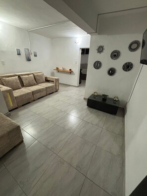 Living area - MODERN FURNISHED APARTMENT IN EXCELLENT LOCATION (Medellín)