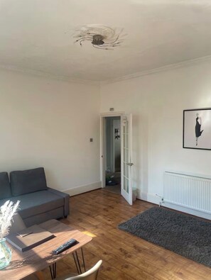 Living area - 1 bed apartment heart of Greenwich (London)