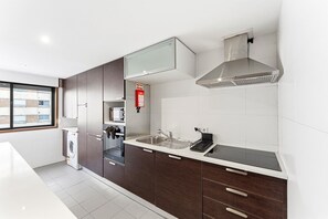 Fridge, microwave, oven, dishwasher - GuestReady - Modern comfort near Boavista (Porto)