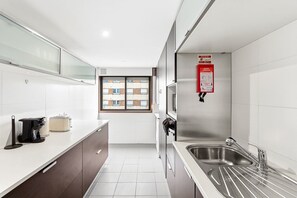 Fridge, microwave, oven, dishwasher - GuestReady - Modern comfort near Boavista (Porto)