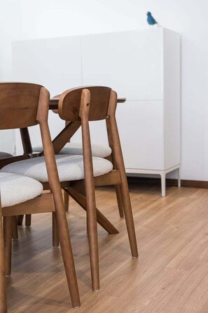 Dining - GuestReady - Modern comfort near Boavista (Porto)