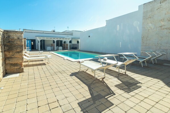 Alberca al aire libre por temporada