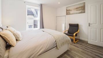 2 bedrooms, iron/ironing board, travel cot, WiFi