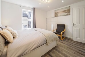 2 soverom, strykejern/-brett, reiseseng for barn og wi-fi