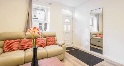 Host & Stay | Roach Street