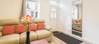 Host & Stay | Roach Street