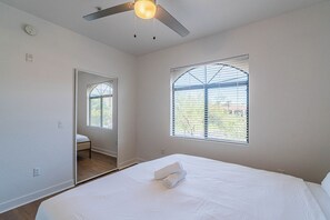 ห้องทริปเปิล, ปลอดบุหรี่ | โต๊ะทำงาน, พื้นที่ทำงานแบบใช้แล็ปท็อป, เตารีด/โต๊ะรีดผ้า, Wi-Fi ฟรี