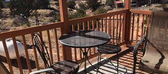 Eagle's Nest- A Tranquil 3-bedroom home with amazing views in charming Espanola