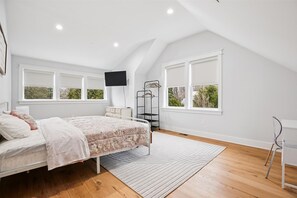 Unclassified image, 2 of 10, button - Serenity Cottage of Potomac (Potomac)