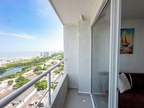 Property grounds - 3BR Near Marbella Beach w/ Ocean View (Cartagena de Indias)