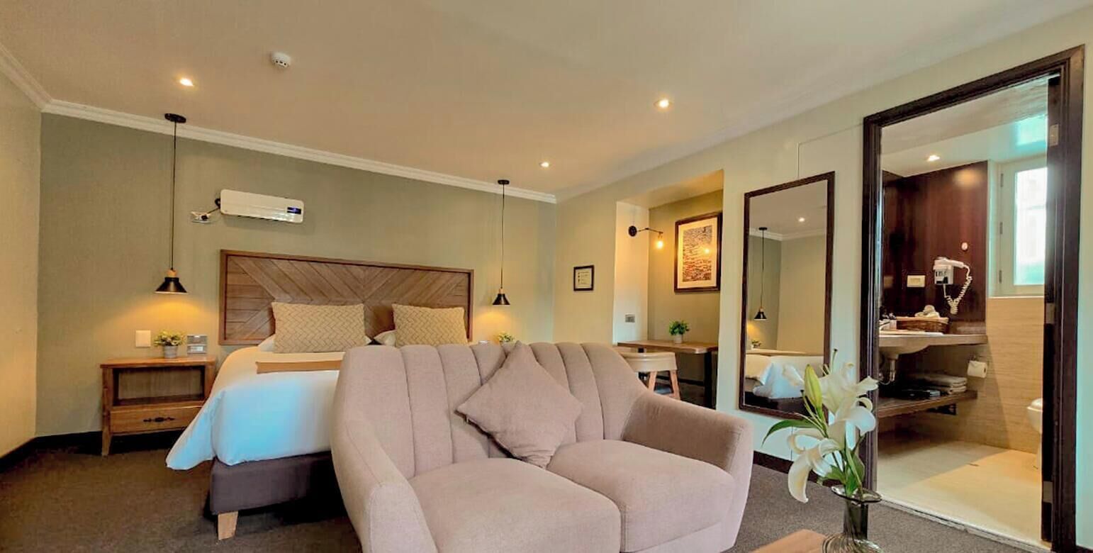 Quarto superluxo, vista para a cidade | Cofres nos quartos, ferros/tábuas de passar roupa, Wi-Fi de cortesia