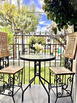 Junior Room, Balcony, City View | Outdoor dining - Casa Montes Pardo (Cusco)