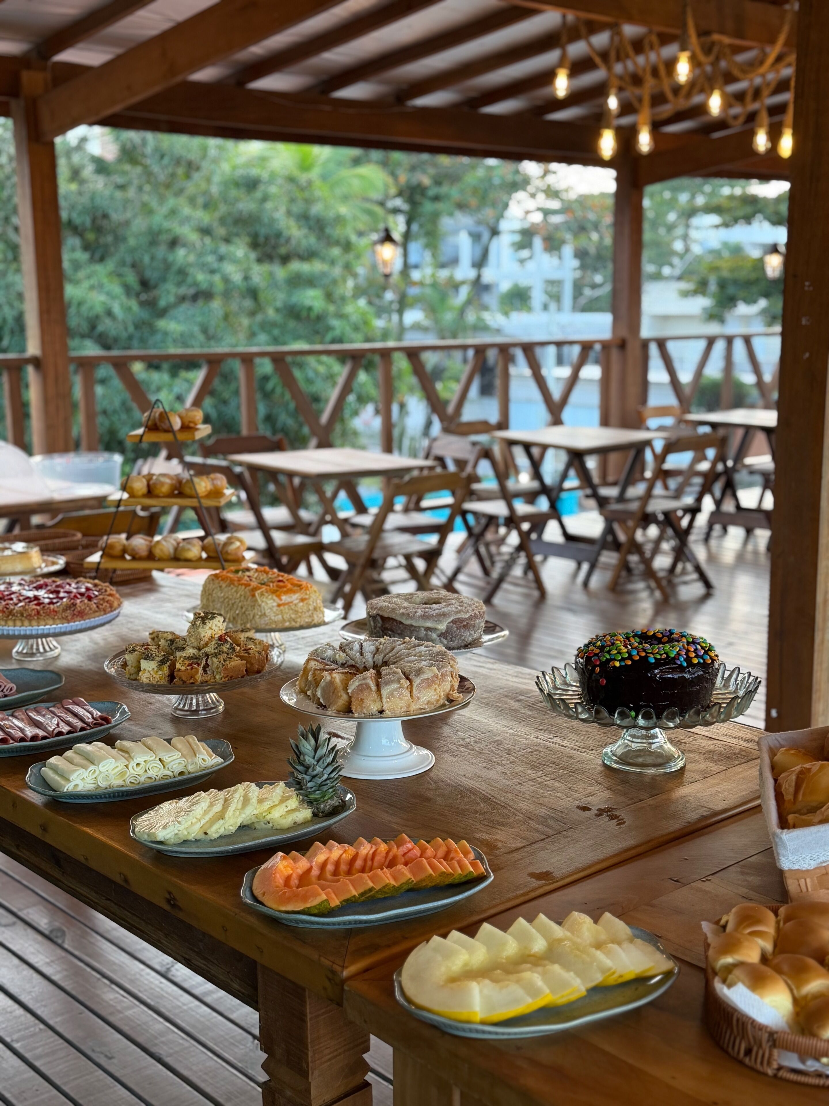 Café da manhã com buffet grátis todos os dias