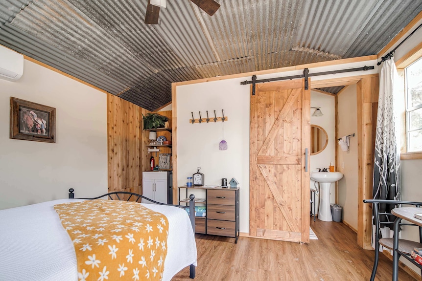 Hill Country Cabin 2 | Queen Bed & Grill - Texas